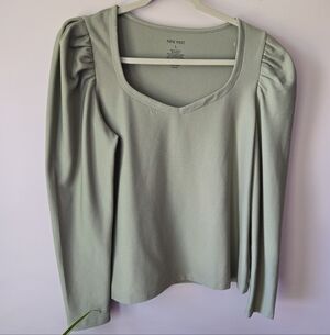 Nine West Puffed Shoulder Sweetheart Top
